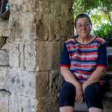Dinanzi all�ingresso ci viene incontro Patrizia Tartarino, docente di Dendrometria e Assestamento forestale, che assieme al giardiniere Vincenzo si occupa della cura del luogo